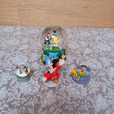 3 DISNEY SNOWGLOBES SNOW WHITE IS MUSICAL AND A MICKEY MOUSE FIGURINE