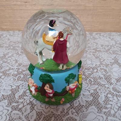 3 DISNEY SNOWGLOBES SNOW WHITE IS MUSICAL AND A MICKEY MOUSE FIGURINE