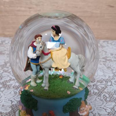 3 DISNEY SNOWGLOBES SNOW WHITE IS MUSICAL AND A MICKEY MOUSE FIGURINE