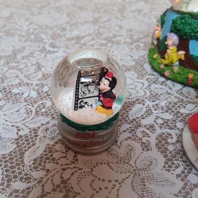 3 DISNEY SNOWGLOBES SNOW WHITE IS MUSICAL AND A MICKEY MOUSE FIGURINE