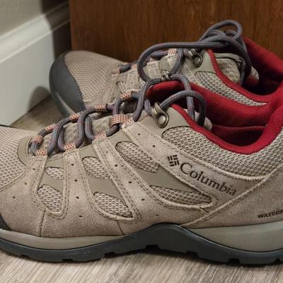 COLUMBIA Shoes