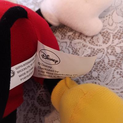 PLUSH DISNEY MICKEY MOUSE AND PLUTO, SNOWGLOBE AND VINYL FIGURE