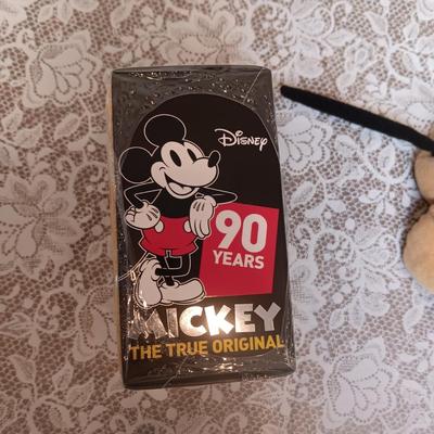 PLUSH DISNEY MICKEY MOUSE AND PLUTO, SNOWGLOBE AND VINYL FIGURE