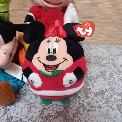 DISNEY MICKEY AND MINNIE MUSICAL SNOWGLOBE, PLUSH GOOFY AND MINNIE
