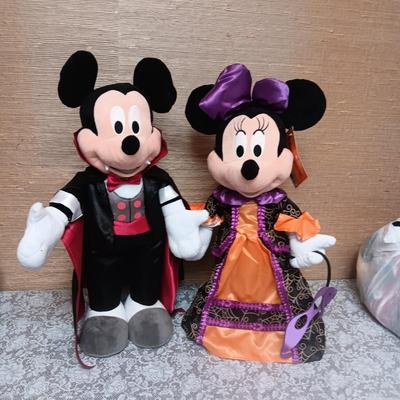 FREE STANDING 23" DISNEY MICKEY AND MINNIE HALLOWEEN GREETERS W/TAGS