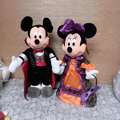 FREE STANDING 23" DISNEY MICKEY AND MINNIE HALLOWEEN GREETERS W/TAGS