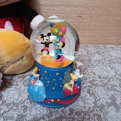 DISNEY MUSICAL SNOWGLOBE AND PLUSH MICKEY MOUSE
