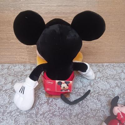 DISNEY MUSICAL SNOWGLOBE AND PLUSH MICKEY MOUSE