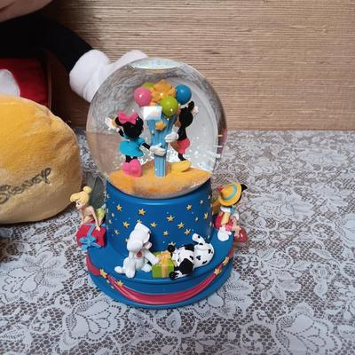 DISNEY MUSICAL SNOWGLOBE AND PLUSH MICKEY MOUSE