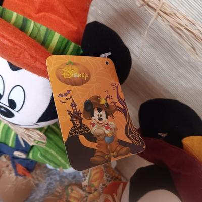 MICKEY AND MINNIE 22" FREE STANDING SCARECROWS