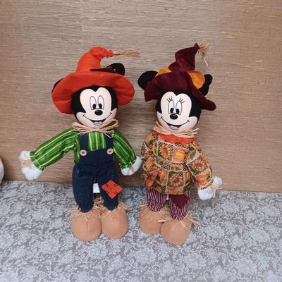 MICKEY AND MINNIE 22" FREE STANDING SCARECROWS