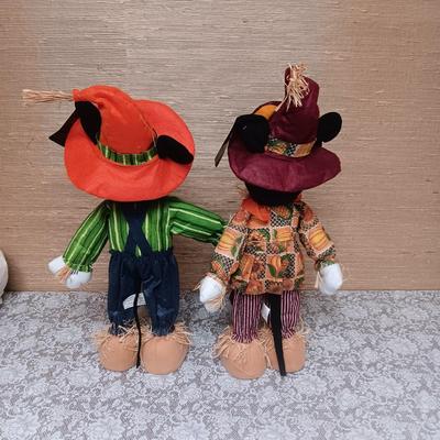 MICKEY AND MINNIE 22" FREE STANDING SCARECROWS