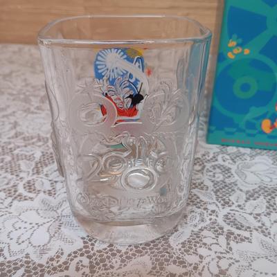 WALT DISNEY MICKEY SORCERER RESIN CLOCK AND 2 GLASSES
