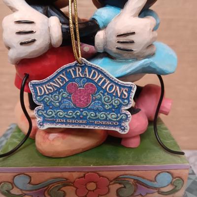 WALT DISNEY 'LOVE IN BLOOM", 2 GLASSES AND 3 PINS