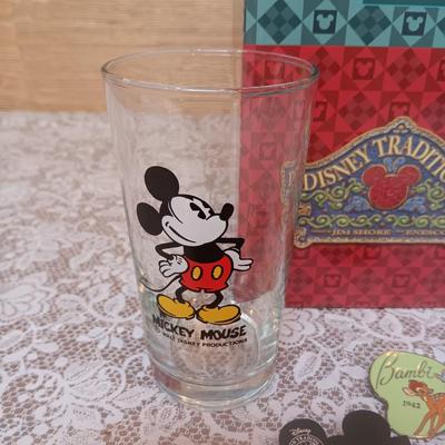 WALT DISNEY 'LOVE IN BLOOM", 2 GLASSES AND 3 PINS