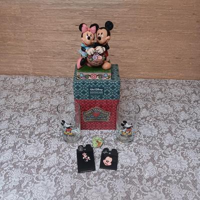WALT DISNEY 'LOVE IN BLOOM", 2 GLASSES AND 3 PINS