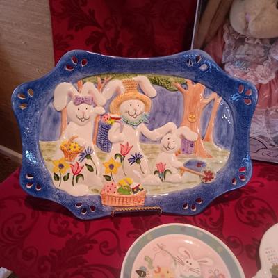 EASTER DECORATIONS AND SERVEWARE