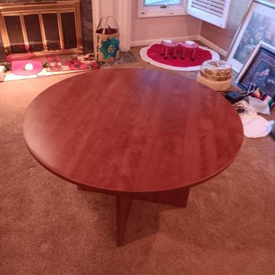 ROUND DINING OR PROJECT TABLE