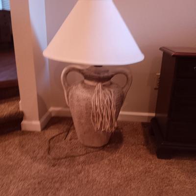 THOMASVILLE 4 DRAWER CHEST AND TABLE LAMP