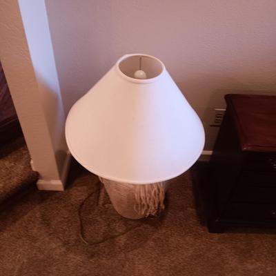 THOMASVILLE 4 DRAWER CHEST AND TABLE LAMP