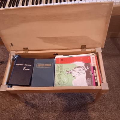 BALDWIN ACROSONIC PIANO WITH BENCH, SHEET MUSIC AND BRASS PIANO LAMP