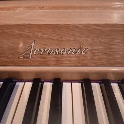 BALDWIN ACROSONIC PIANO WITH BENCH, SHEET MUSIC AND BRASS PIANO LAMP