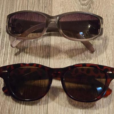 (2) Pairs of Sunglasses