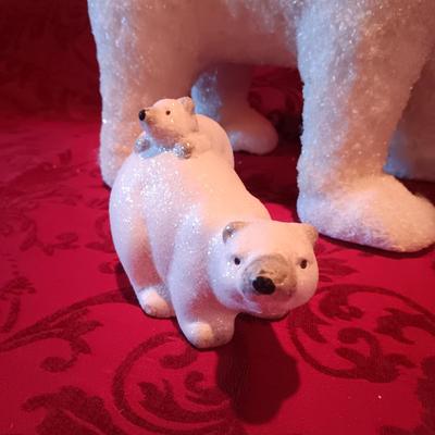 VARIETY OF POLAR BEARS