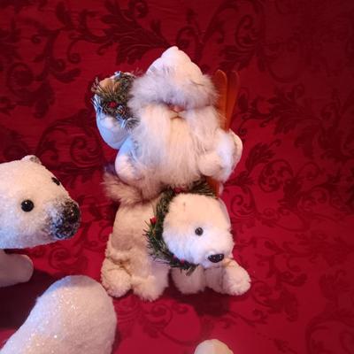 VARIETY OF POLAR BEARS