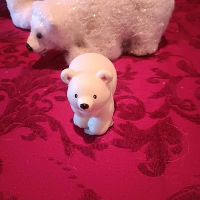 VARIETY OF POLAR BEARS