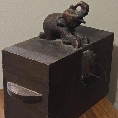 Woofd Elephant Box