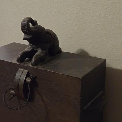 Woofd Elephant Box