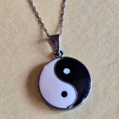 Sterling Silver Ying Yang Pendant Necklace