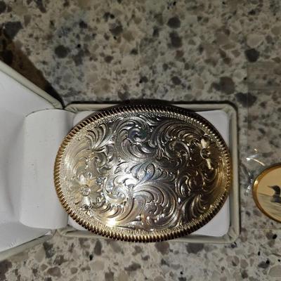 Vintage Beautiful MONTANA SILVERSMITHS Silver BELT BUCKLE and Barlow Pin