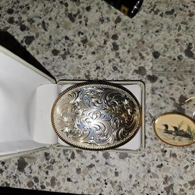 Vintage Beautiful MONTANA SILVERSMITHS Silver BELT BUCKLE and Barlow Pin