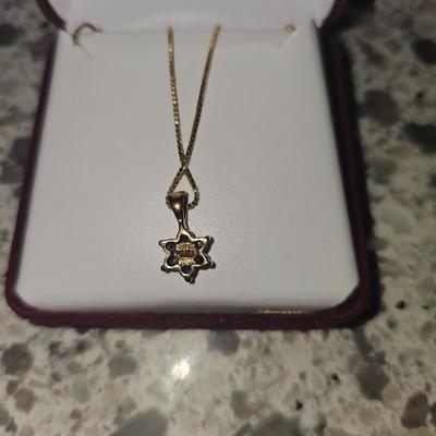 Gold and Silver Blue Saphire Pendant Necklace Appears to be 14kt Beautiful Piece