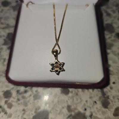 Gold and Silver Blue Saphire Pendant Necklace Appears to be 14kt Beautiful Piece