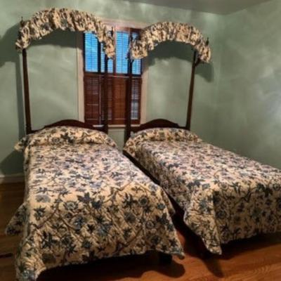 Two Matching Kittinger Twin Size Mahogany Poster Beds