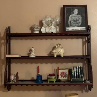 Wooden Shelving for Wall Décor