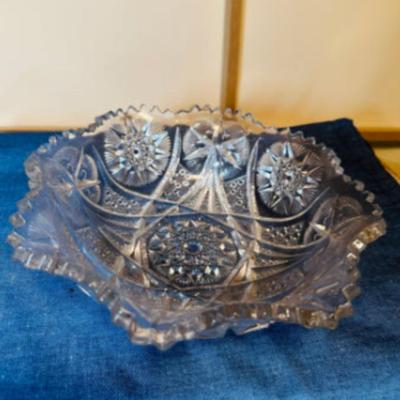 Beautiful Crystal Bowl with Sawtooth Edging