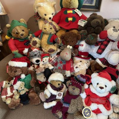 Holiday Stuffy Lot- Great to donate for holiday toy drives