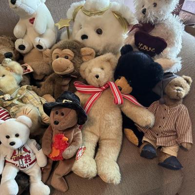 Stuffy Lot 11- Great to donate for holiday toy drives