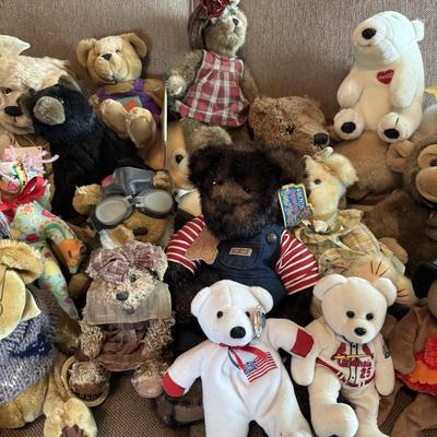 Stuffy Lot 11- Great to donate for holiday toy drives