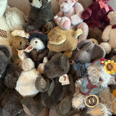 Stuffy Lot 12- Great to donate for holiday toy drives
