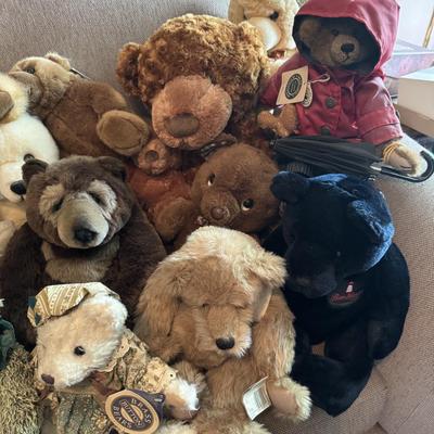 Stuffy Lot 13- Great to donate for holiday toy drives