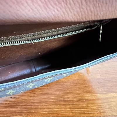 Lot of 2 Louis Vuitton Purses