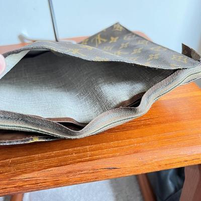 Lot of 2 Louis Vuitton Purses