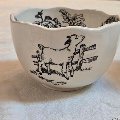 Andrea By Sadek Barnyard Toile Black & White Porcelain