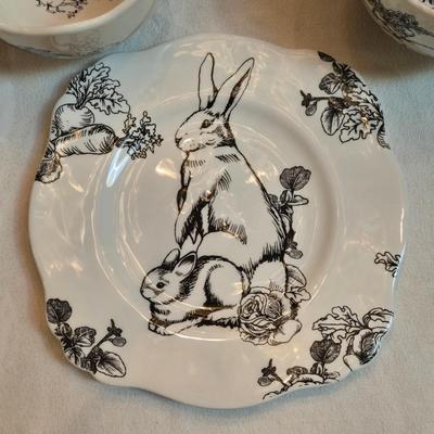 Andrea By Sadek Barnyard Toile Black & White Porcelain