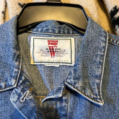 WOMENS WESTERN CLOTHING